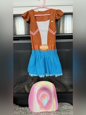 🌸✨🌸Super cute Disney Brown and Blue Cowgirl Dress with Pink Accents and Pink 👒